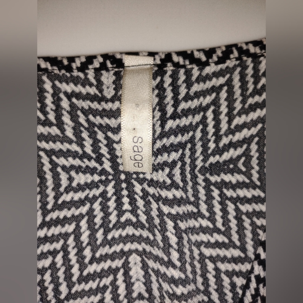 Chic Black And White Patterned Romper - image 5